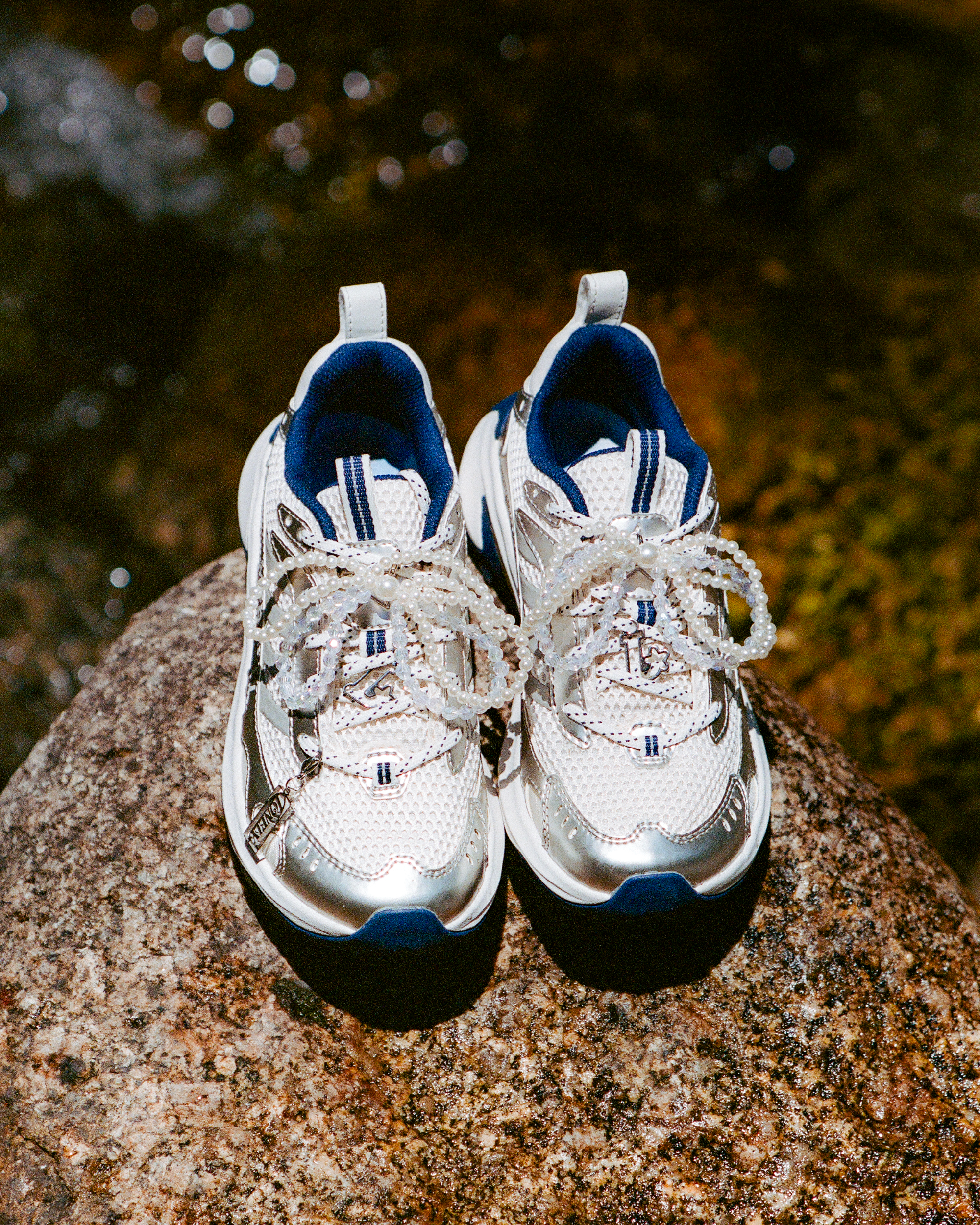 LG x Merrell Shoelery Pack